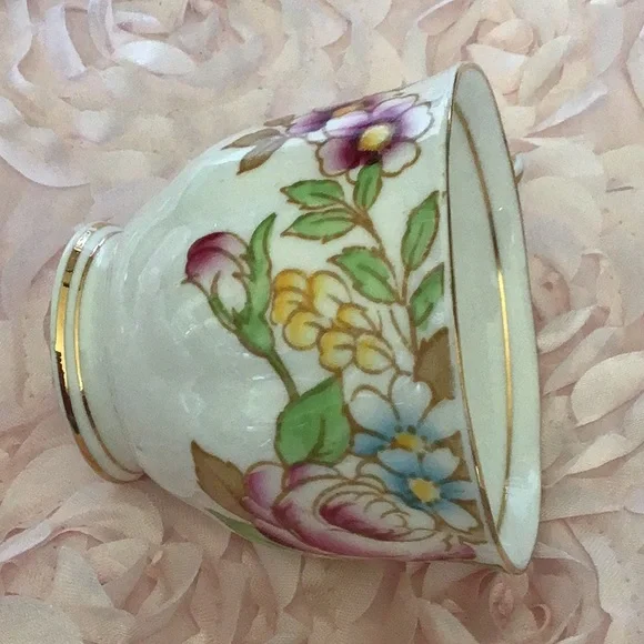 Vintage Royal Albert Bone China Footed Cup And Saucer! - Picture 4 of 10